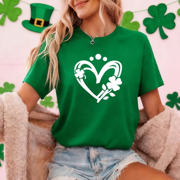 St. Patrick's Day Shirt for Women Cute Ghost With Shamrock Balloons Graphic T-Shirt Short Sleeve Crewneck Loose Fit Festival Apparel Gift For Women