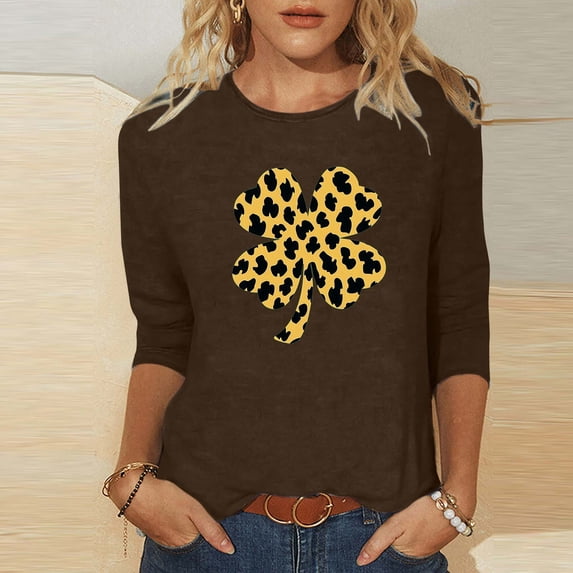 St. Patrick's Day T-Shirt for Women Leopard Print Shamrock Graphic Crewneck Long Sleeve Soft Relaxed Fit Festive Holiday Clover Graphic Tee