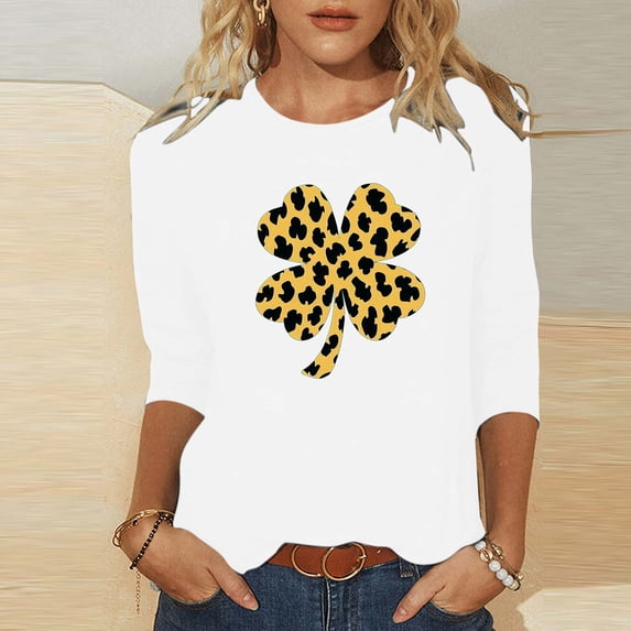 St. Patrick's Day T-Shirt for Women Leopard Print Shamrock Graphic Crewneck Long Sleeve Soft Relaxed Fit Festive Holiday Clover Graphic Tee