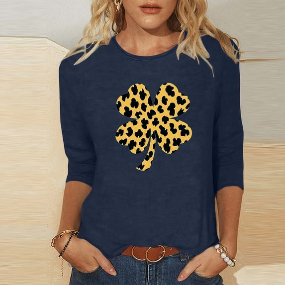 St. Patrick's Day T-Shirt for Women Leopard Print Shamrock Graphic Crewneck Long Sleeve Soft Relaxed Fit Festive Holiday Clover Graphic Tee
