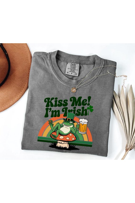 St Patricks Day Shirt, Kiss Me I'm Irish Shirt, Lucky Tee, Lucky Shirt, Irish Gift Lucky Shirt, Crewneck Shirt, Comfort Colors Unisex Cotton T-Shirt, Size S-3XL