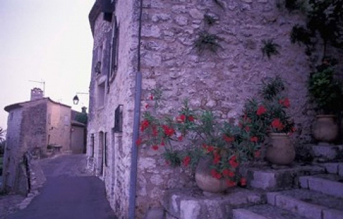 St-Paul-De-Vance France Canvas Art - Nik Wheeler DanitaDelimont (36 x 24)