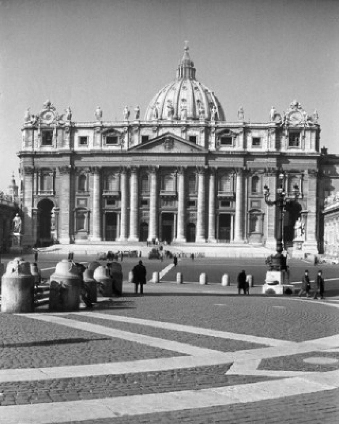 St Peters Basilica St Peters Square Vatican City Canvas Art - (18 x 24)