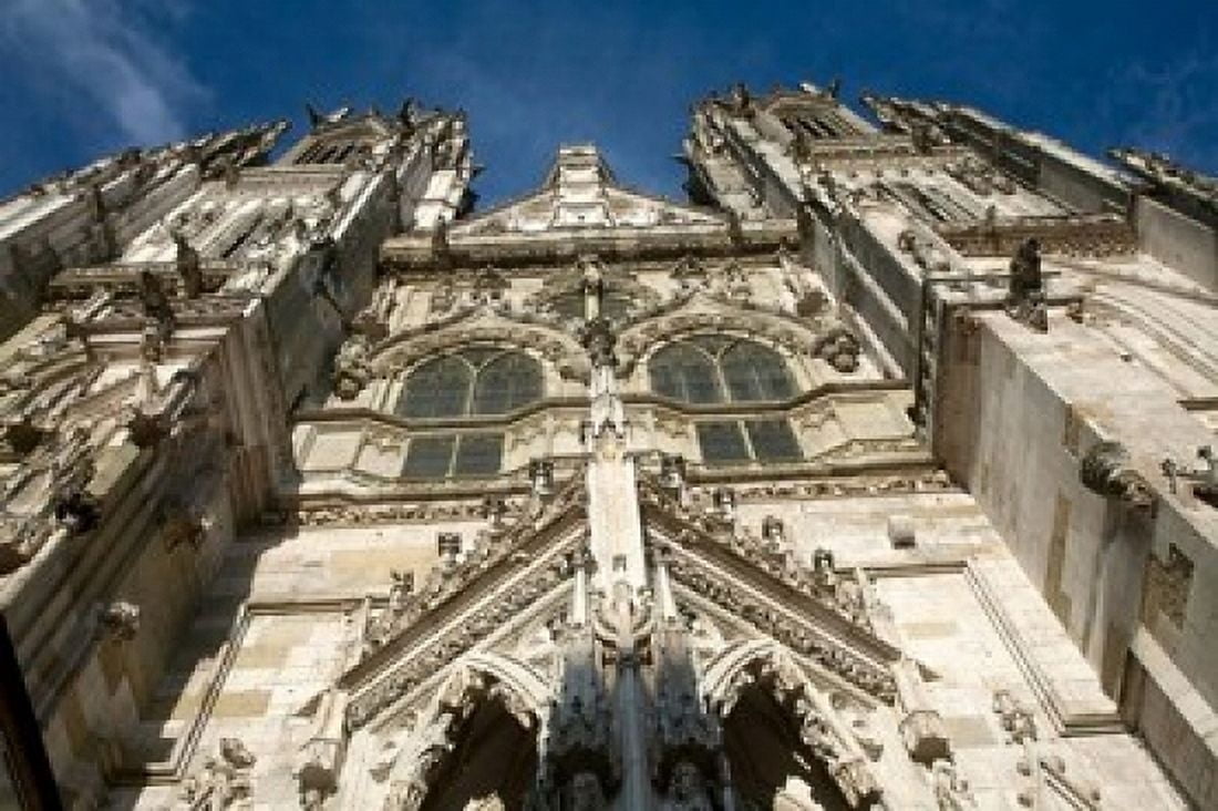 St Peters Cathedral Regensburg Germany Canvas Art - Dave Bartruff DanitaDelimont (36 x 24)