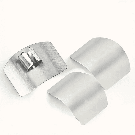 Stainless Steel Finger Guard for Cutting, Adjustable Anti-Cut Finger Protector, Reusable Kitchen Hand Shield for Chopping Vegetables, Slicing Meat, Fruit Cutting and Meal Prep