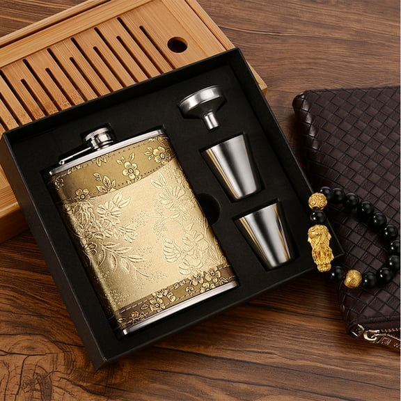 Stainless Steel Portable Flask Retro Pattern Wine Whiskey Bottle for Men and Women (Golden)