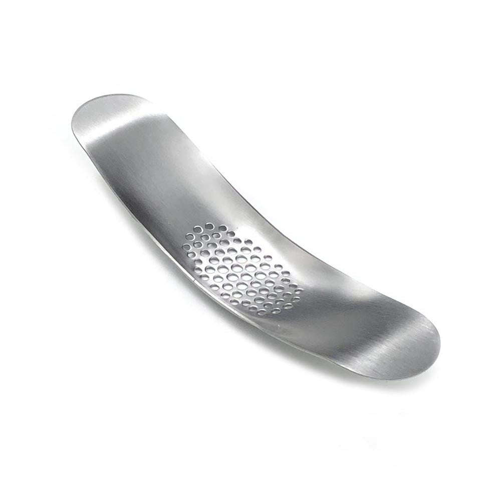 Stainless steel curved manual garlic mincer | Ergonomic design | Boat-shaped grinder | Ideal tool for grinding and mincing garlic