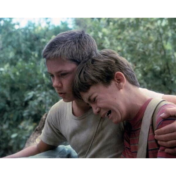 Stand By Me River Phoenix comforts crying Wil Wheaton 16x20 Poster