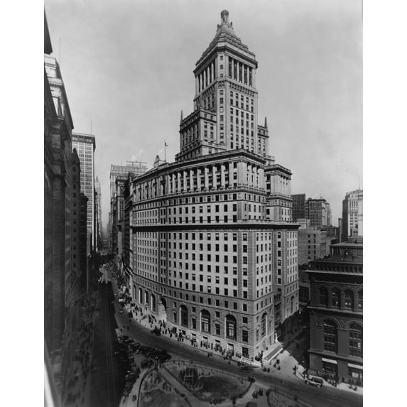 Standard Oil Building At 26 Broadway Has A Complex Architectural History. The Lower Nine Floors Were Build In The 1880'S. In The 1920S More Floors And The Tower Were Added. Standard Oil Of New Jersey