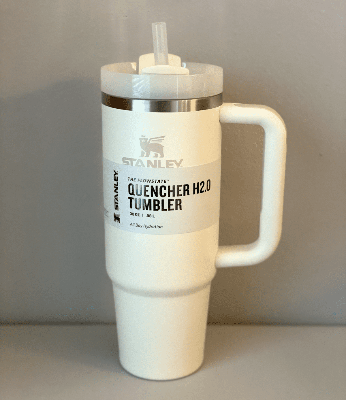 https://i5.walmartimages.com/seo/Stanley-Quencher-H2-0-FlowState-Stainless-Steel-Vacuum-Insulated-Tumbler-with-Lid-and-Straw-for-Water-Iced-Tea-or-Coffee-40-oz_268561bc-98a4-4749-9f81-20f9d5fbcbef.4de5b61df7d7fea5cfa50ddb27a56f6d.png