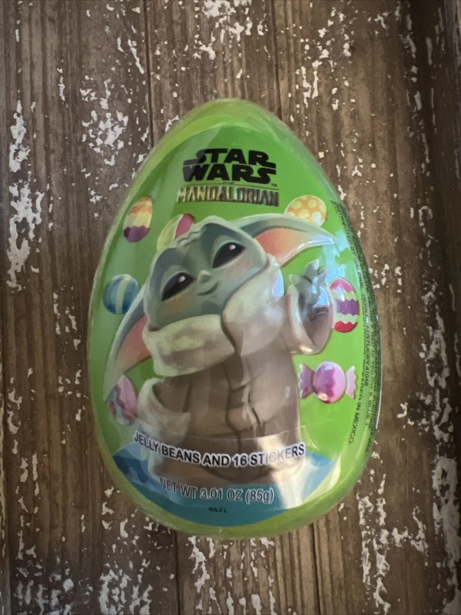 Star Wars Jumbo Egg with Candy 3.01 OZ