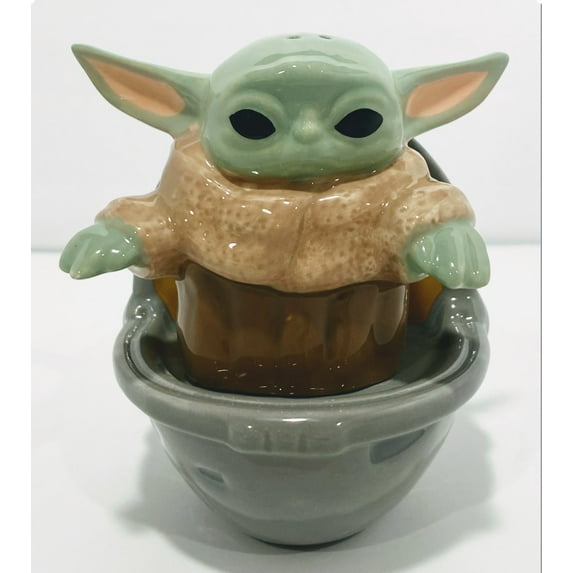 Star Wars Mandalorian The Child Baby Yoda Grogu Ceramic Salt & Pepper Shakers
