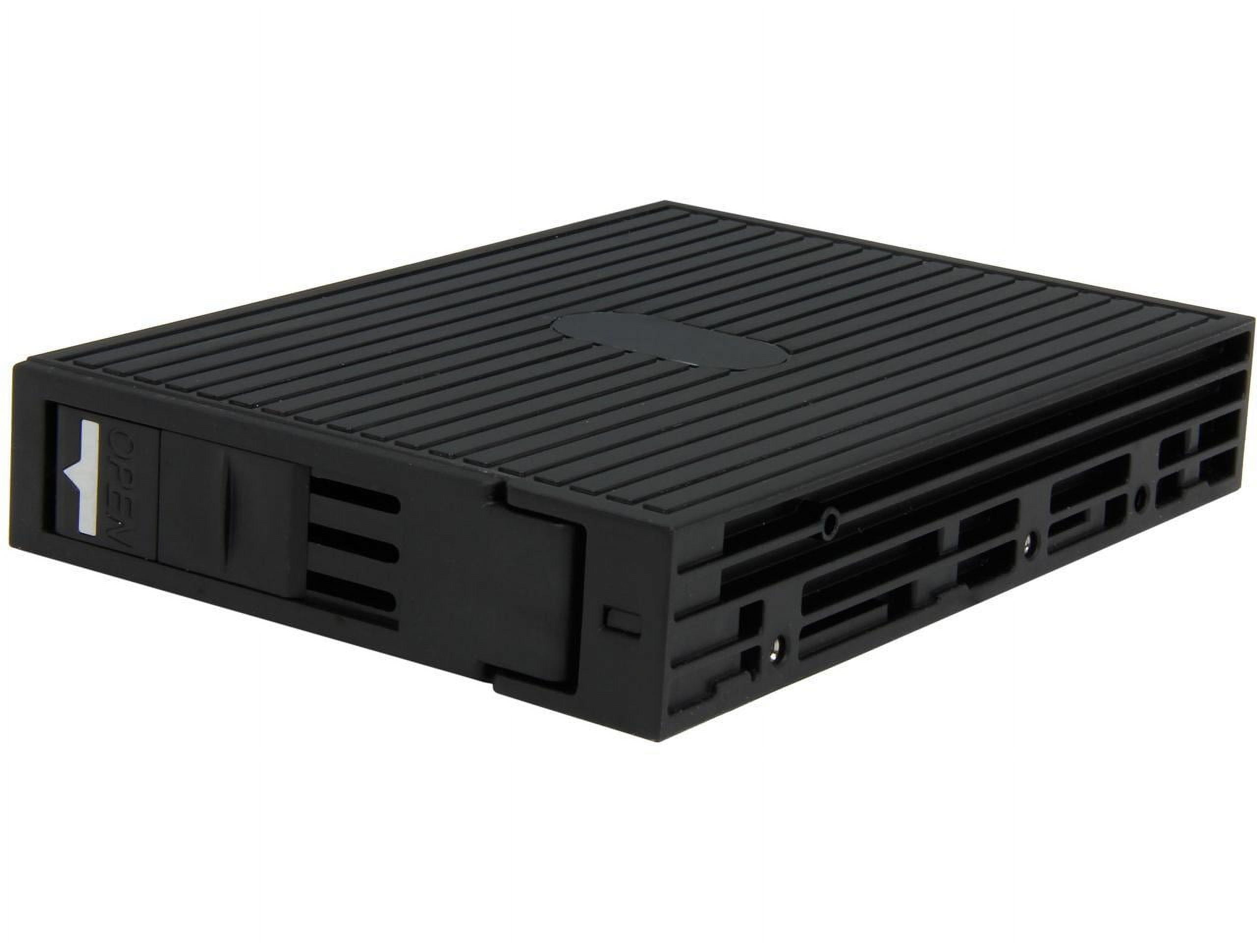 StarTech.com 25SATSAS35 2.5in SATA/SAS SSD/HDD to 3.5in SATA Hard Drive Converter