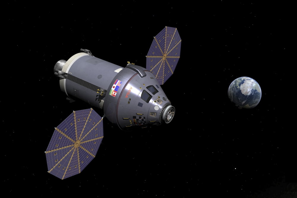 Starboard side of the next generation Deep Space Vehicle Canvas Art - Walter MyersStocktrek Images (35 x 23)