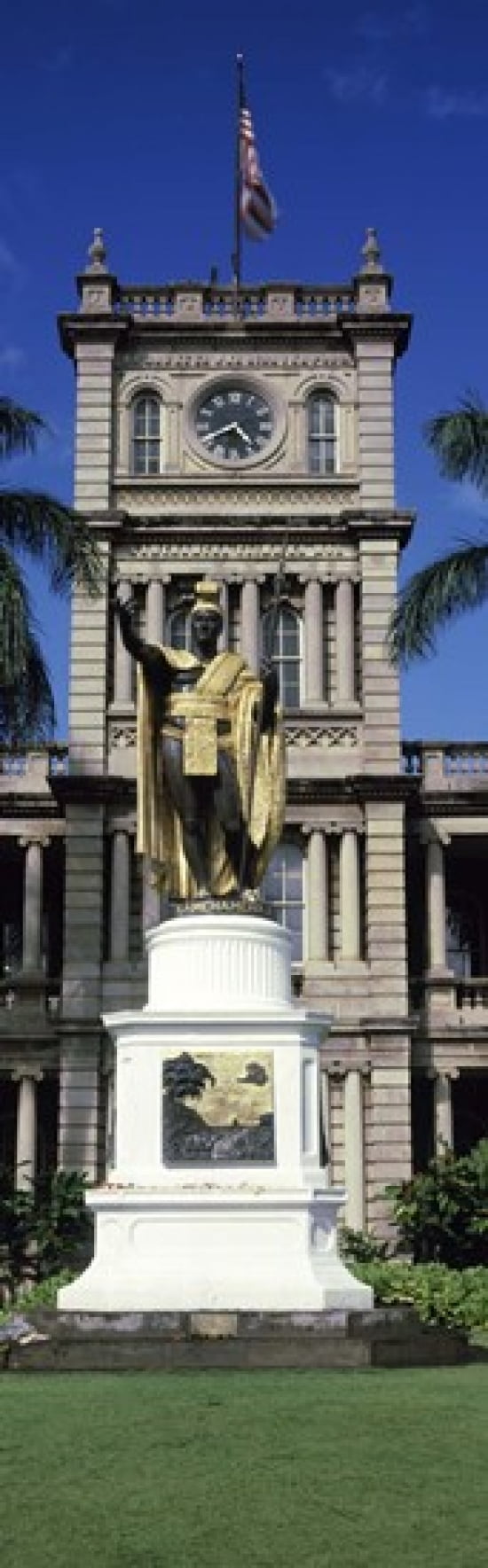 Statue of King Kamehameha in front of a government building Aliiolani Hale Honolulu Oahu Honolulu County Hawaii USA Canvas Art - Panoramic Images (36 x 12)