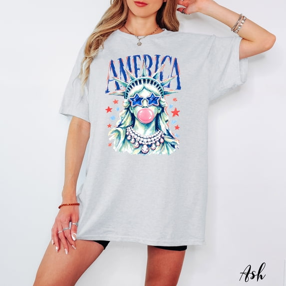 Statue of Liberty Bubble Gum Shirt, America 250th Anniversary Tee, 4th of July Shirts for Women, Independence Day T-Shirt