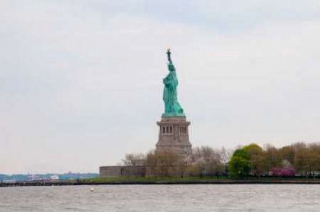 Statue of Liberty IV Canvas Art - Erin Berzel (20 x 28)