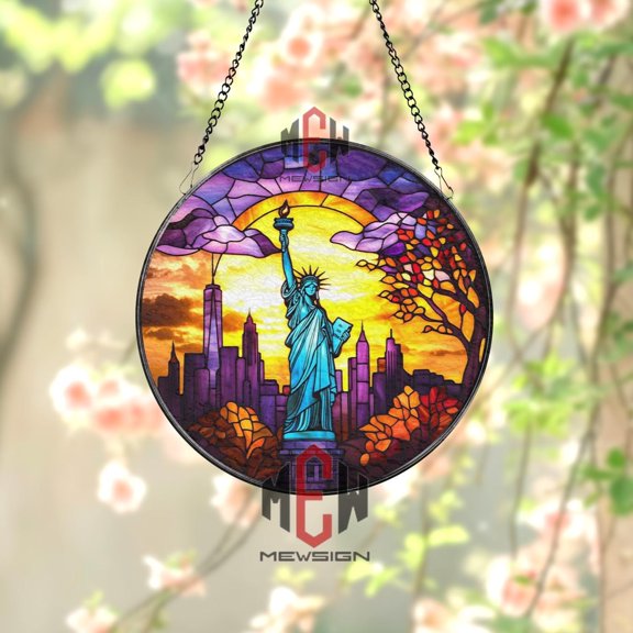 Statue of Liberty Stained Glass Suncatcher, NYC Skyline Window Hanging, Freedom Patriotic Gift, New York City Glass Panel Decor