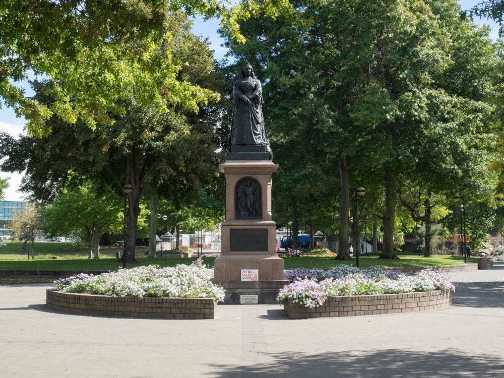 Statue of Queen Victoria in Victoria Square in downtown Christchurch South Island New Zealand Canvas Art - Panoramic Images (24 x 36)
