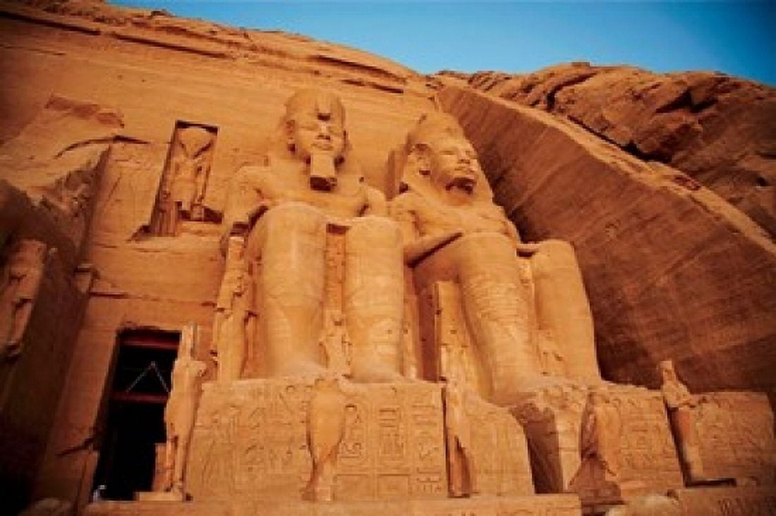 Statues The Greater Temple Abu Simbel Egypt Canvas Art - Miva Stock DanitaDelimont (15 x 10)
