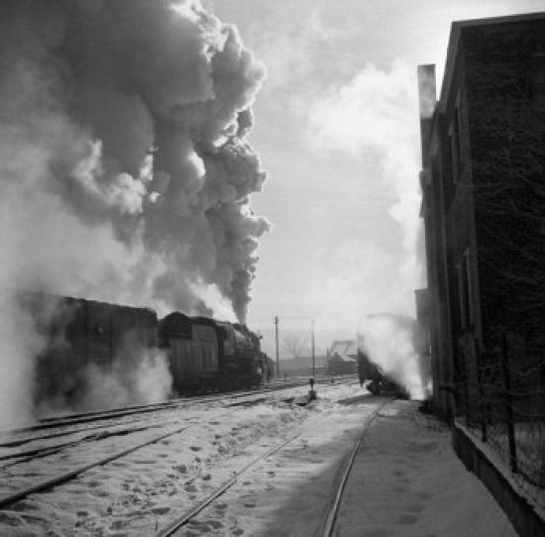 Steam train on move Canvas Art - (24 x 36)
