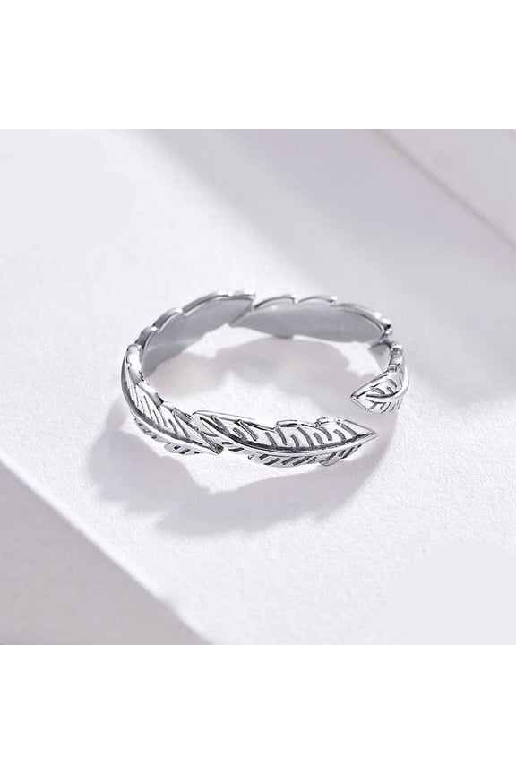 Sterling Silver White Feather Ring: Lightweight, 925 Sterling Silver with Platinum Plating, Elegant Design for Everyday Wear