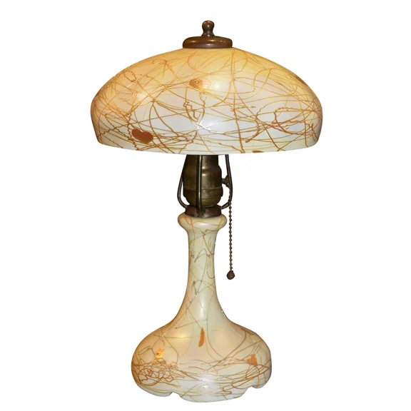 Pre-Owned Steuben Art Glass Lamp with Hearts and Vines White Gold Small