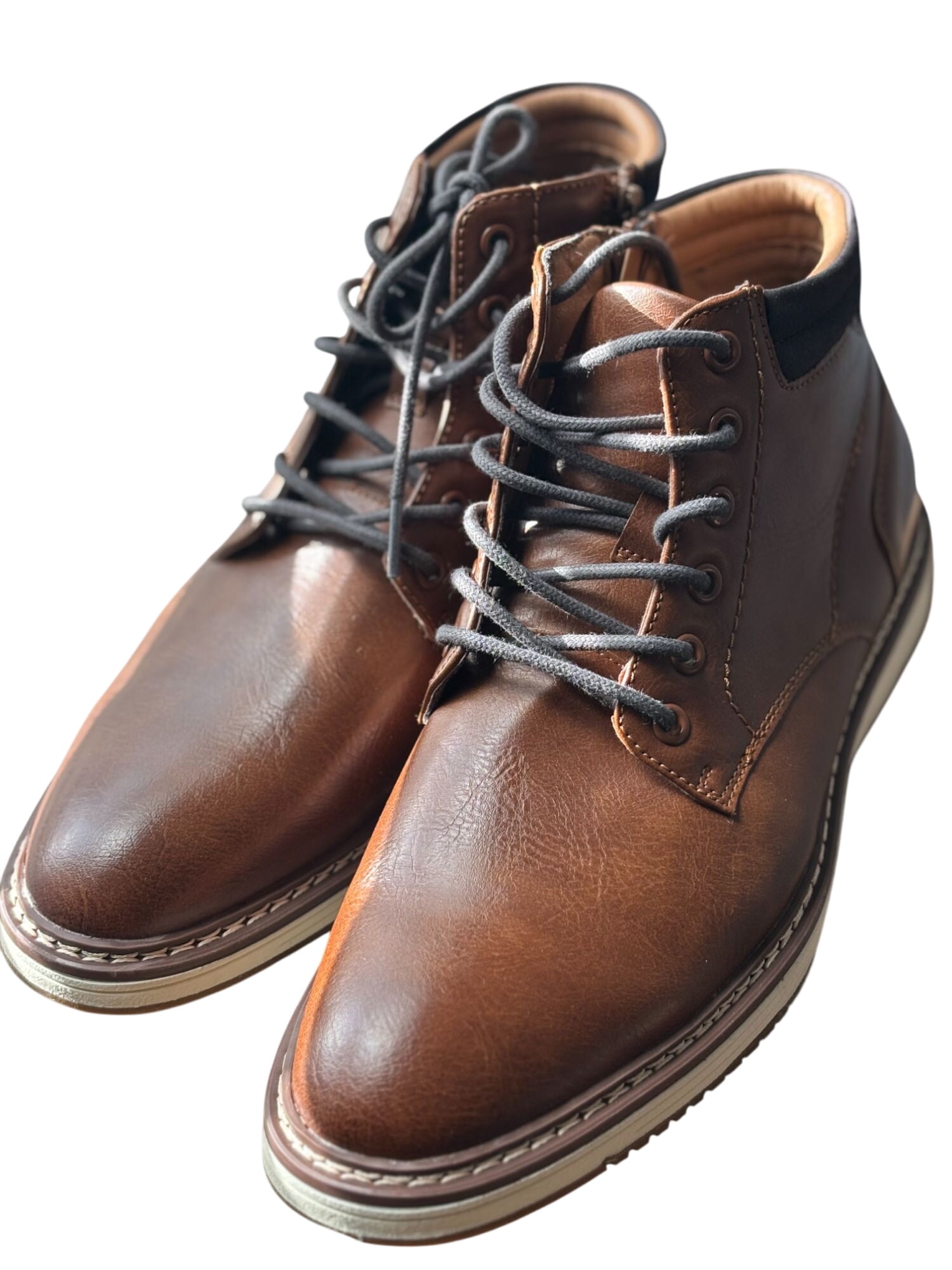 Steve Madden Men display picture 2