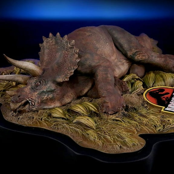 Steven Spielberg Jurassic Park Sick Triceratops statue By chronicle collectibles