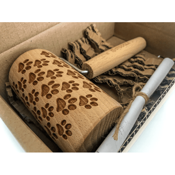 Stodola Engraved Mini Rolling Pin With DOG PAWS Pattern.