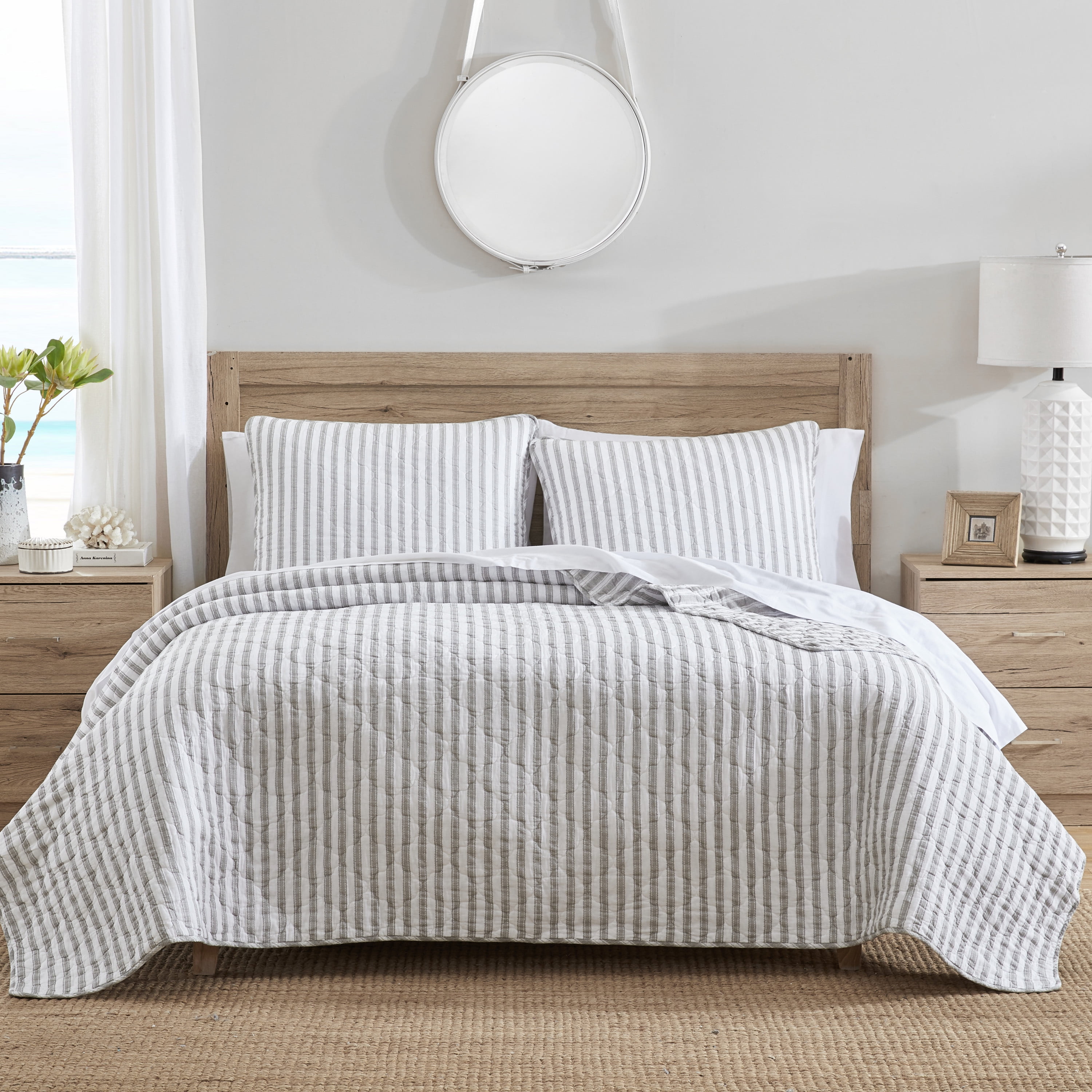 Gray and Ivory Reversible Cotton Full Quilt Set