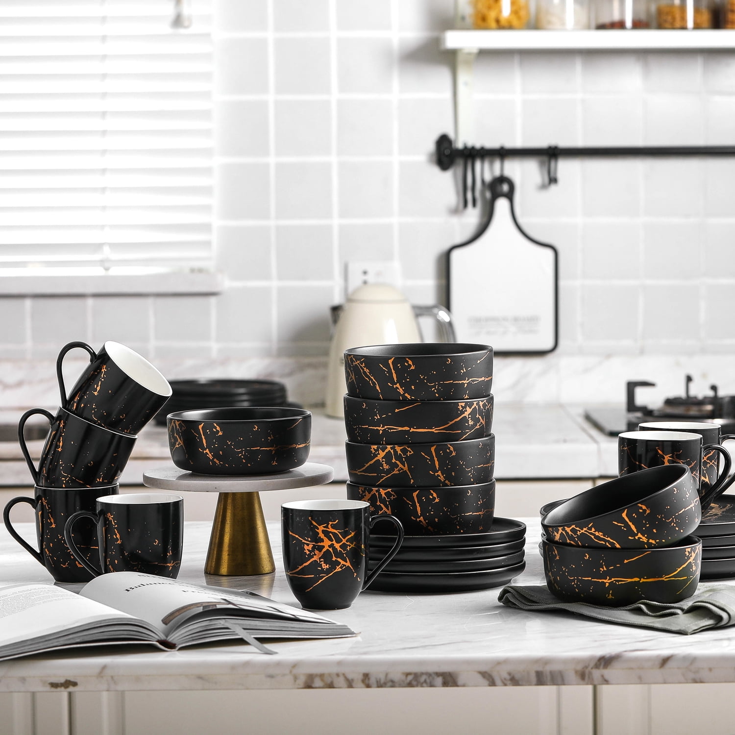 * old arabia ❀ モノトーンと金彩の 15.5 plate SET old arabia ❀ モノトーンと金彩の 15.5 plate SET - メルカリ