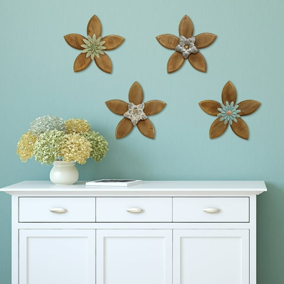 Stratton Home Wood Rustic Flower Wall Sculpture