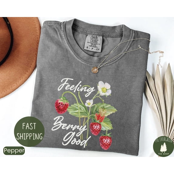 Strawberry Feeling Berry Good Cottagecore Fruit T-Shirt - Walmart.com