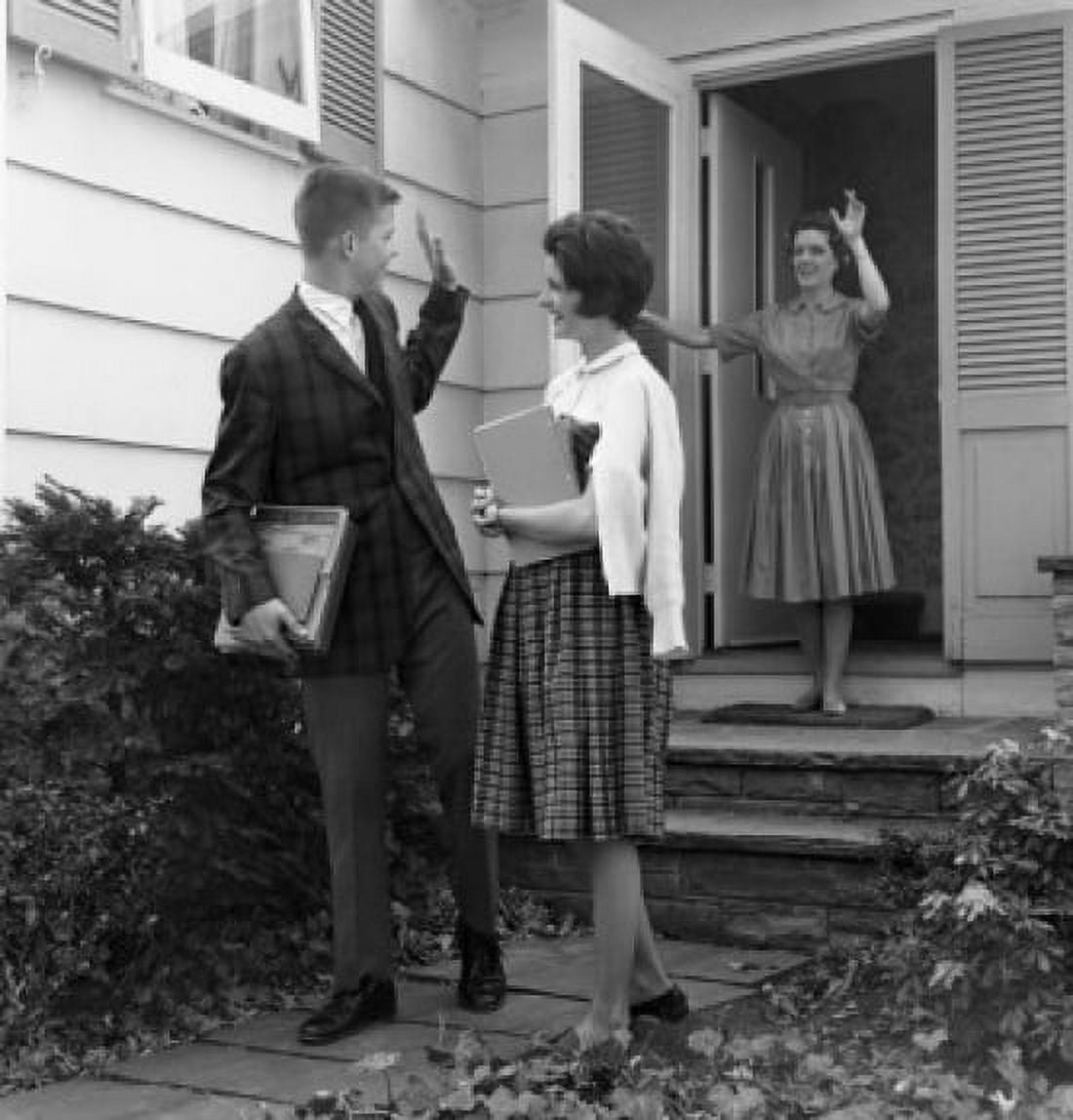 Students waving to mother outside home Canvas Art - (24 x 36)