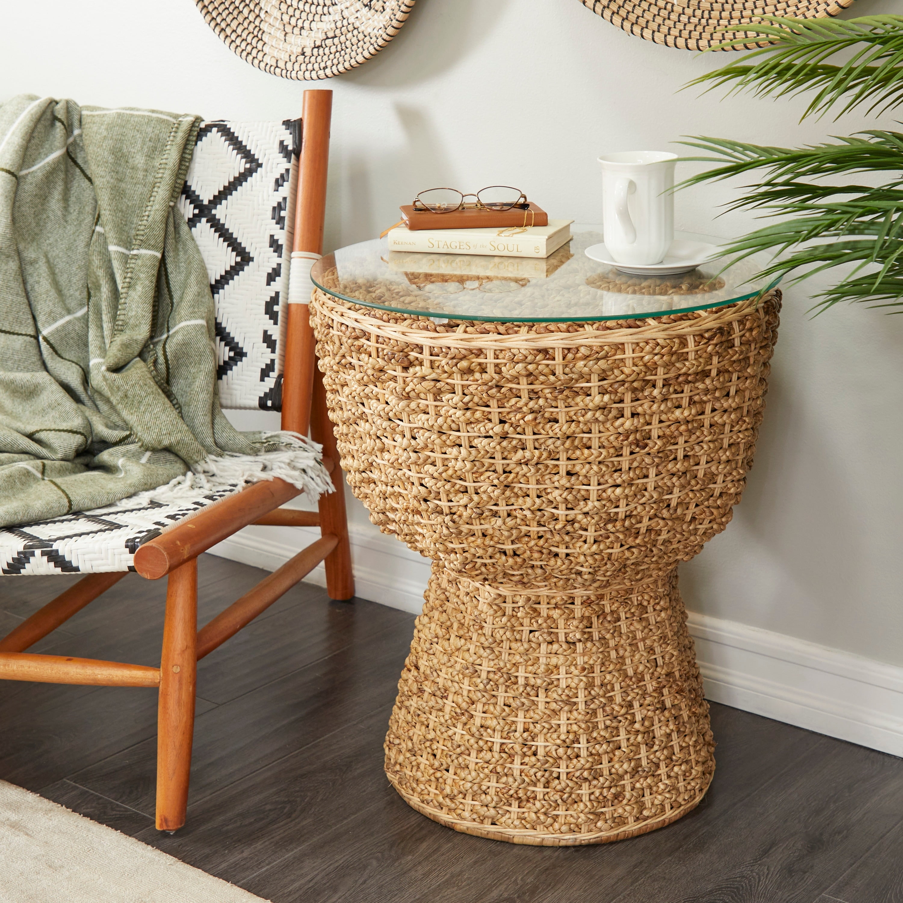 Handmade Natural Brown Seagrass Round Accent Table with Glass Top