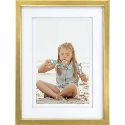 Studio Decor Gallery Gold Frame with Mat – Elegant Wall Photo Frame - White Mat - Polished Gold Finish - 5" x 7" / 4" x 6" Display - 1 Pack