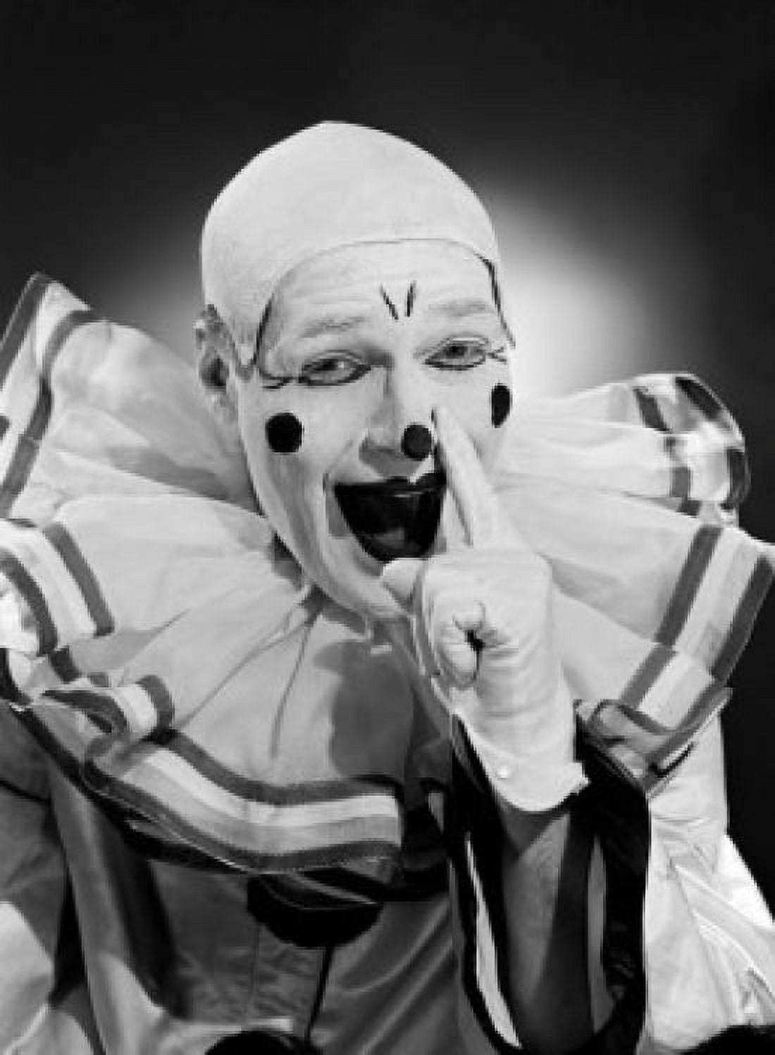 Studio portrait of clown Canvas Art - (18 x 24)
