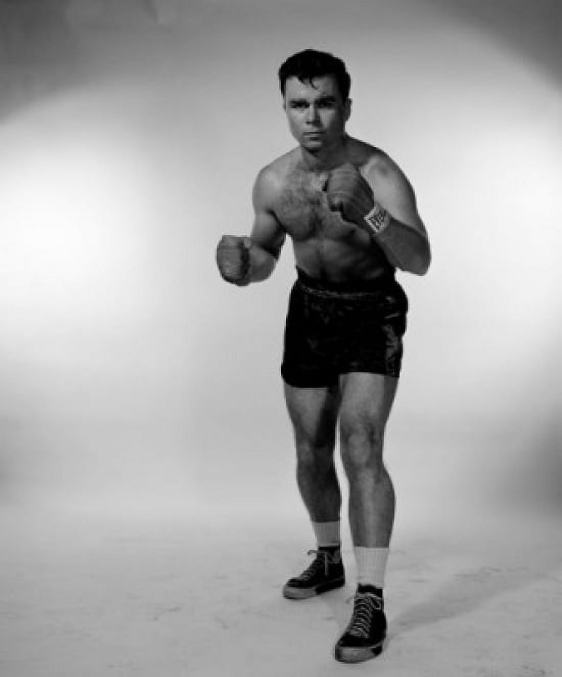 Studio portrait of male boxer Canvas Art - (18 x 24)