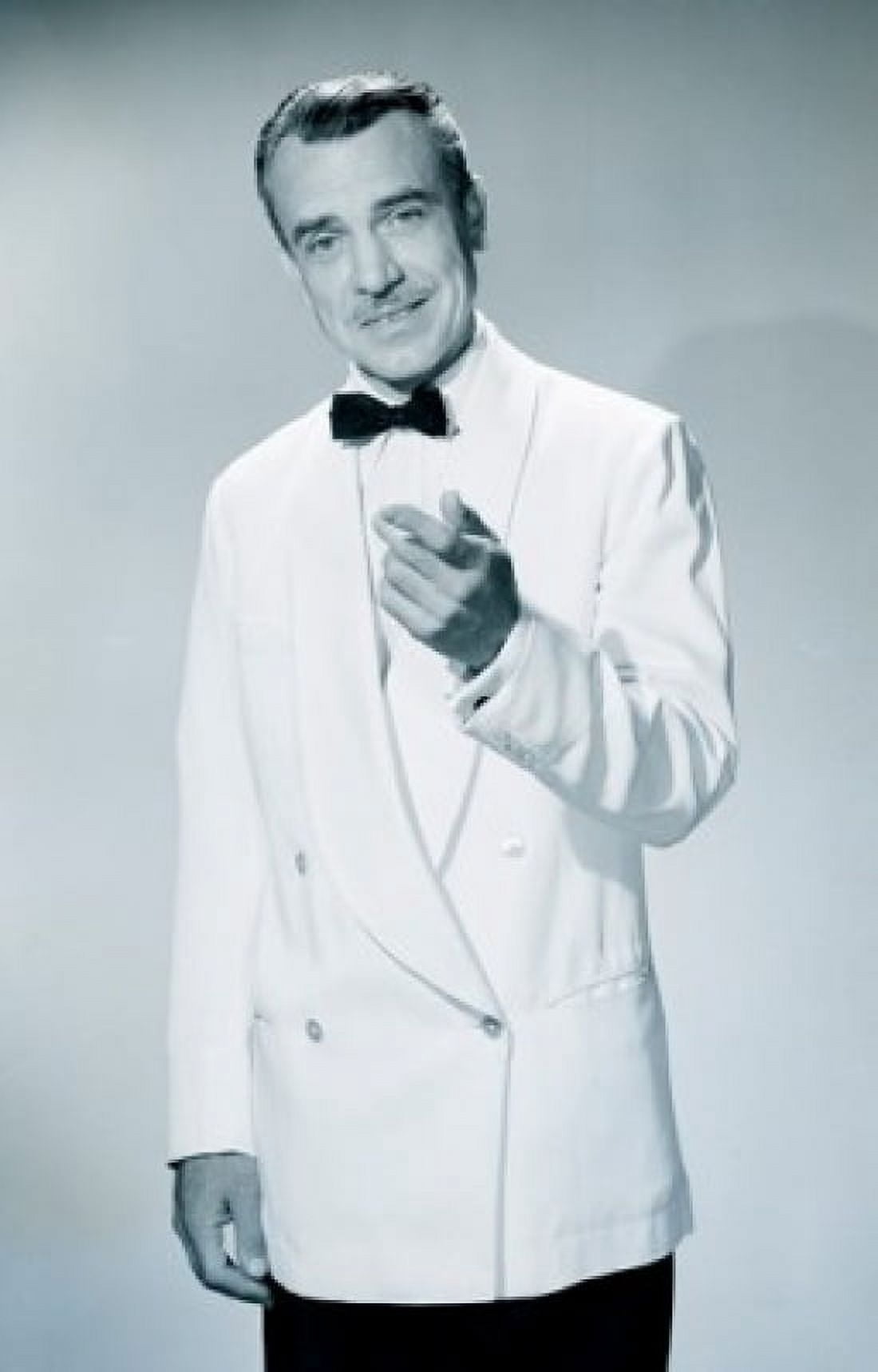 Studio portrait of man wearing dinner jacket Canvas Art - (24 x 36)