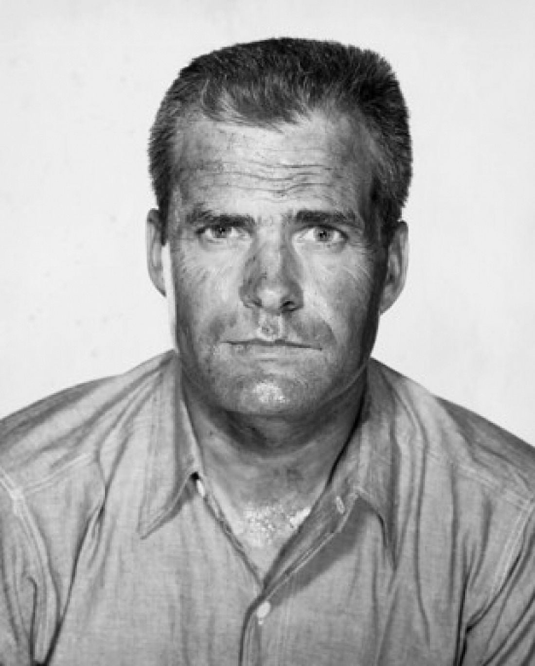 Studio portrait of mid adult man Canvas Art - (18 x 24)