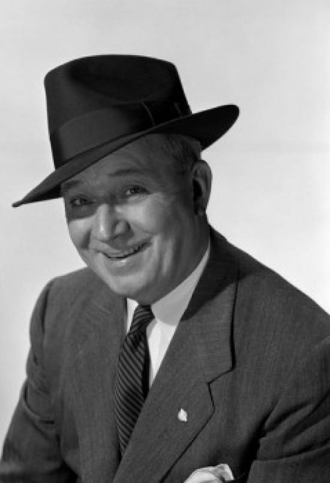 Studio portrait of senior man in hat Canvas Art - (24 x 36)