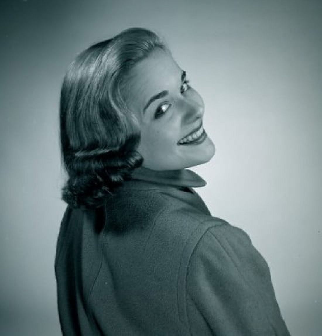 Studio portrait of smiling woman Canvas Art - (18 x 24)