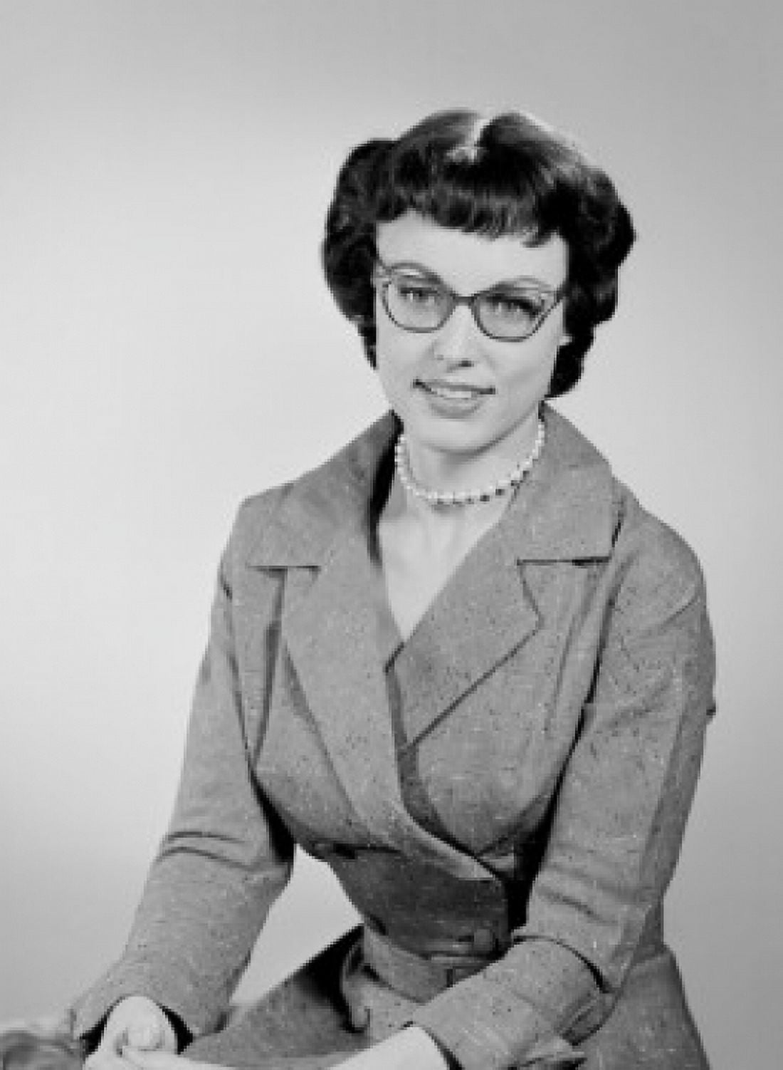 Studio portrait of young businesswoman Canvas Art - (18 x 24)