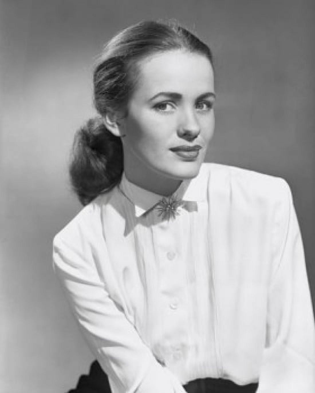 Studio portrait of young woman Canvas Art - (24 x 36)