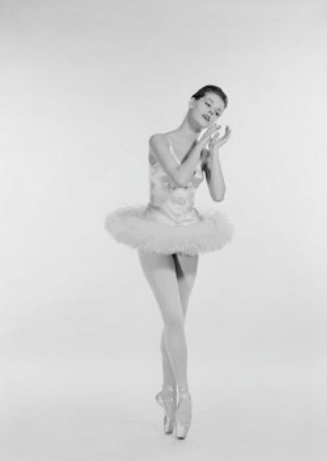 Studio shot of ballerina Canvas Art - (24 x 36)
