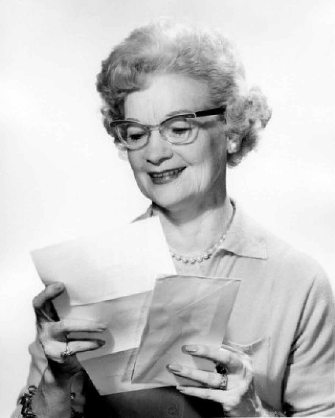 Studio shot of woman reading letter Canvas Art - (24 x 36)