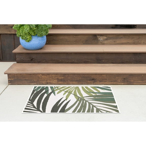 Stunning Transitional 2' x 3' Cream and Green Polypropylene Outdoor Area Rug
