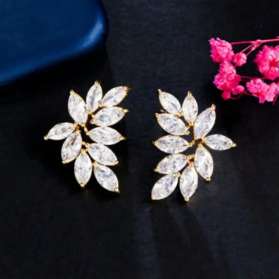 Stunning White Leaf Shaped Cluster Stud Earrings Silver Plated Cubic Zircon Gift