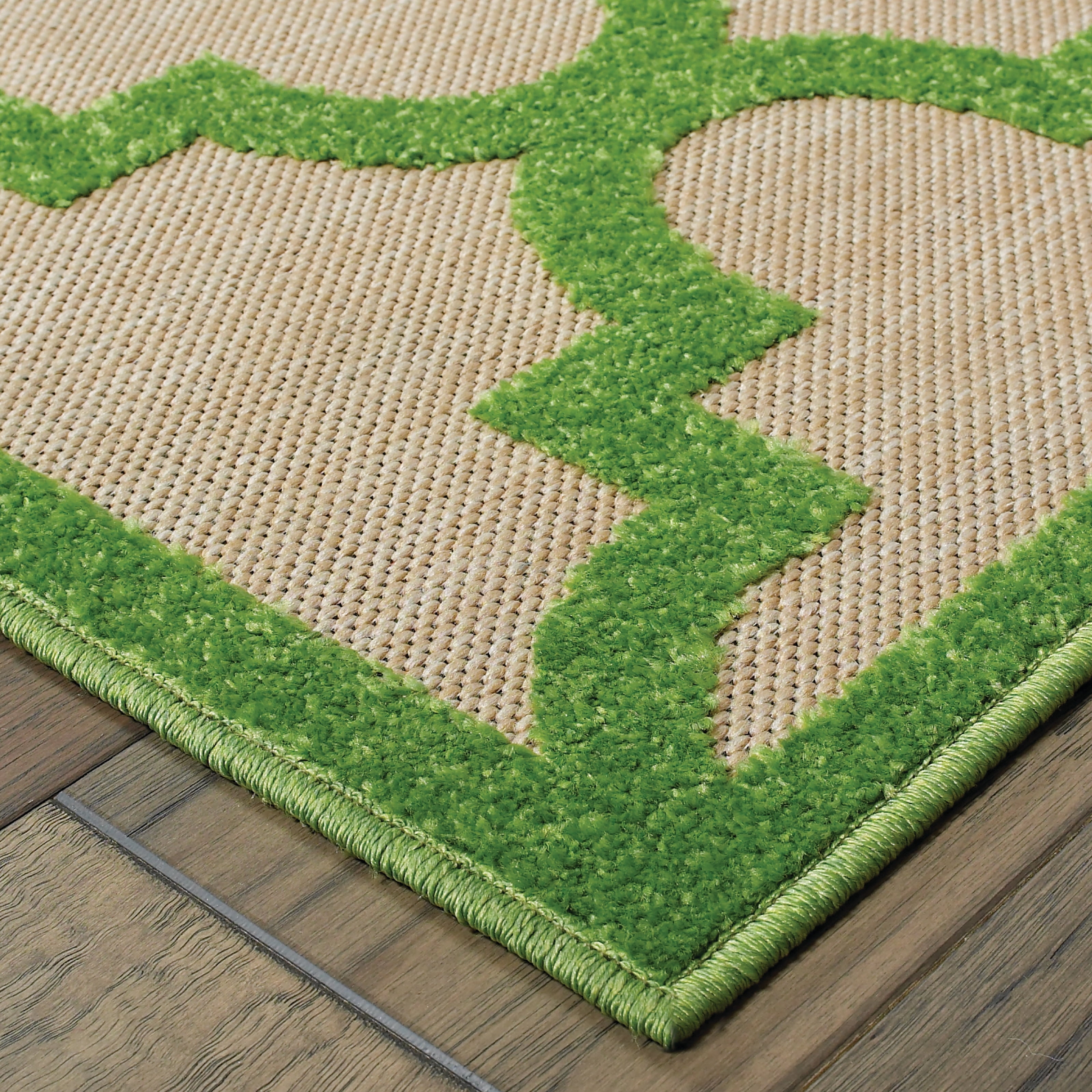 Style Haven  Cara Mixed Pile Quatrafoil Lattice Indoor/ Outdoor Area Rug Green/Cream 2'3" x 7'6" Runner Polypropylene Trellis, Geometric 8' Runner